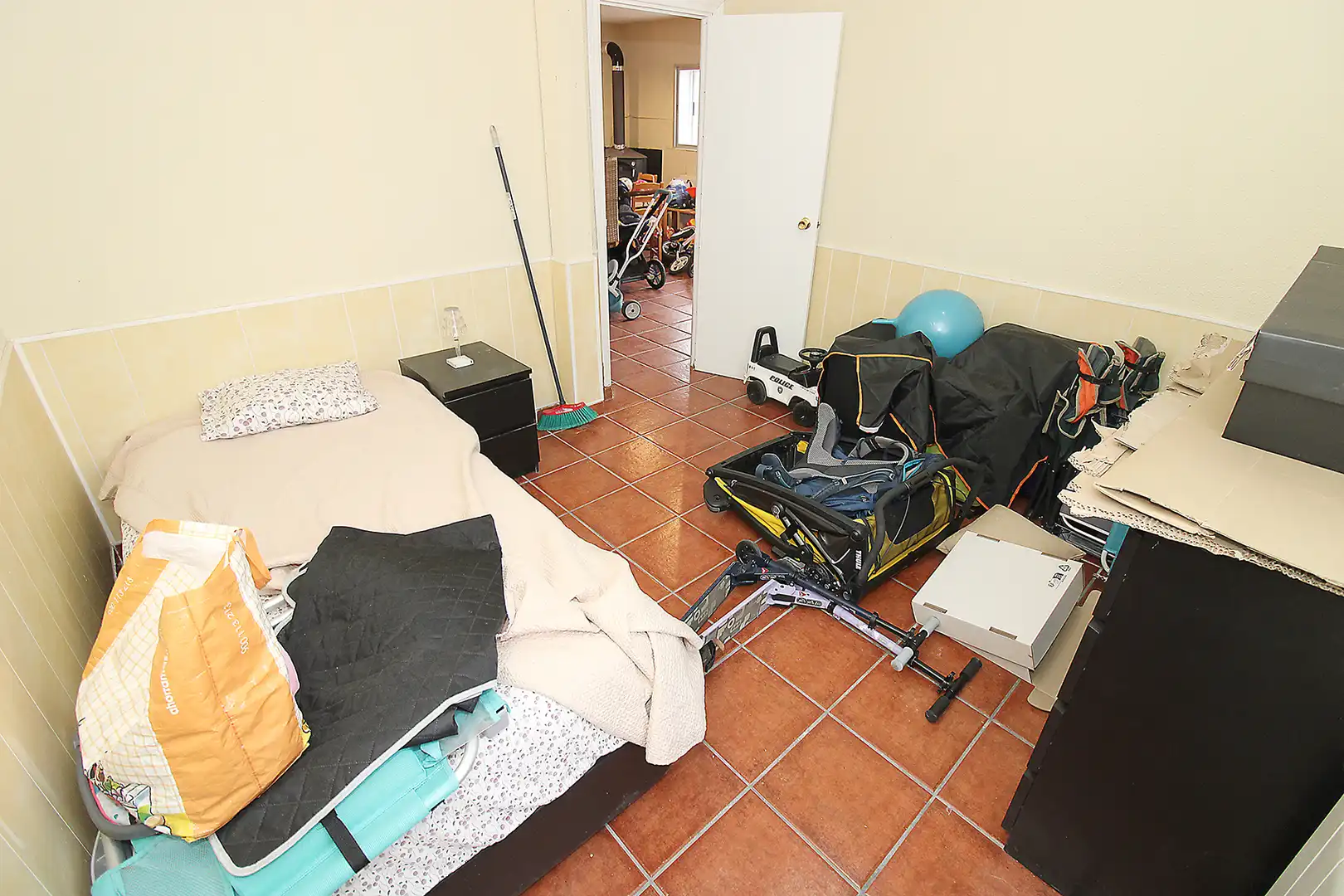 Bedroom of Houses for sale in Torremocha de Jarama  with Air Conditioner, Heating and Private garden