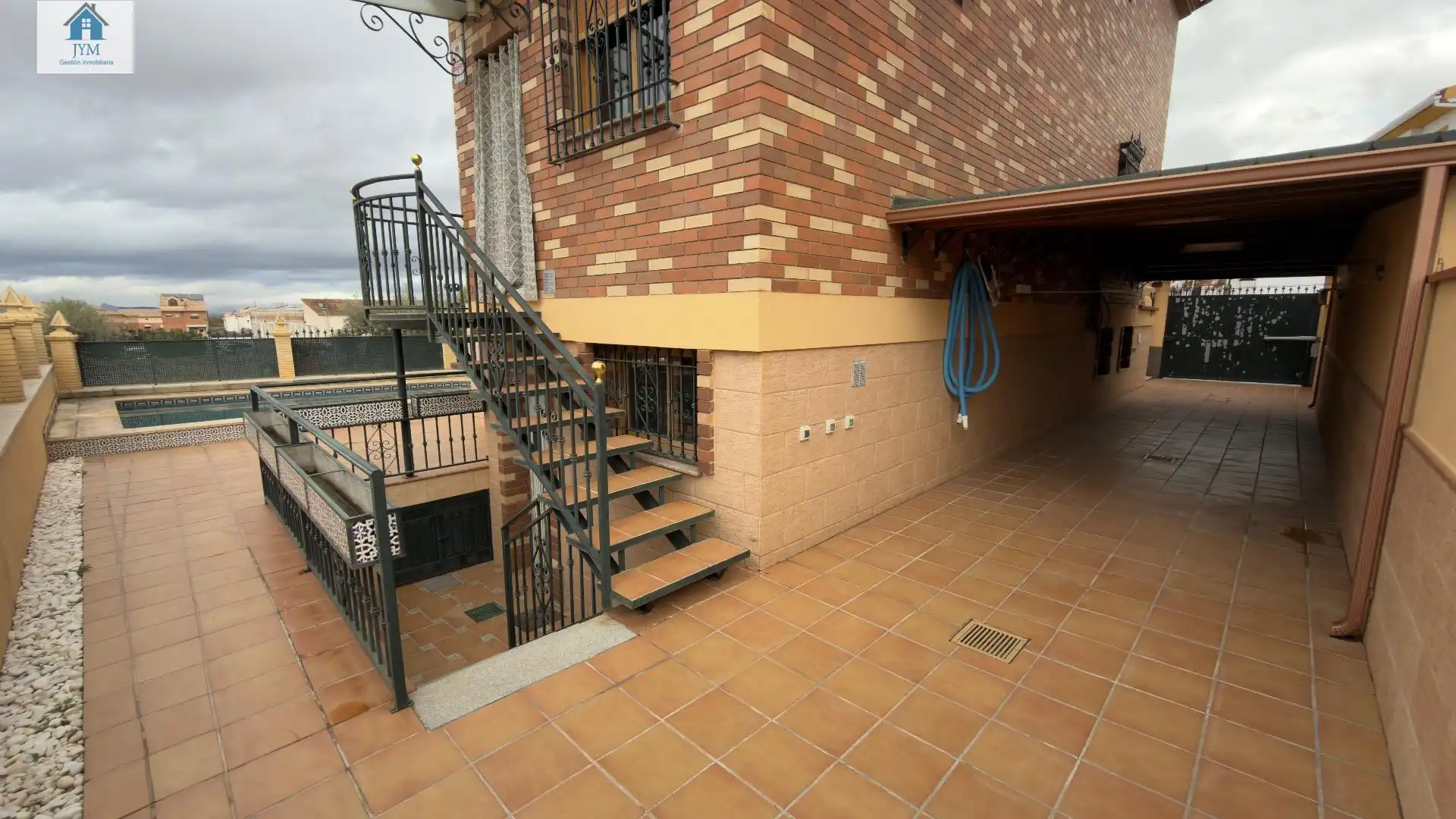 Vista exterior de Casa o chalet en venta en Cájar con Aire acondicionado, Calefacción y Jardín privado