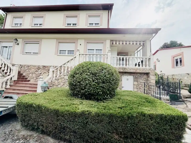 Exterior view of Detached homes for sale in Los Ángeles de San Rafael