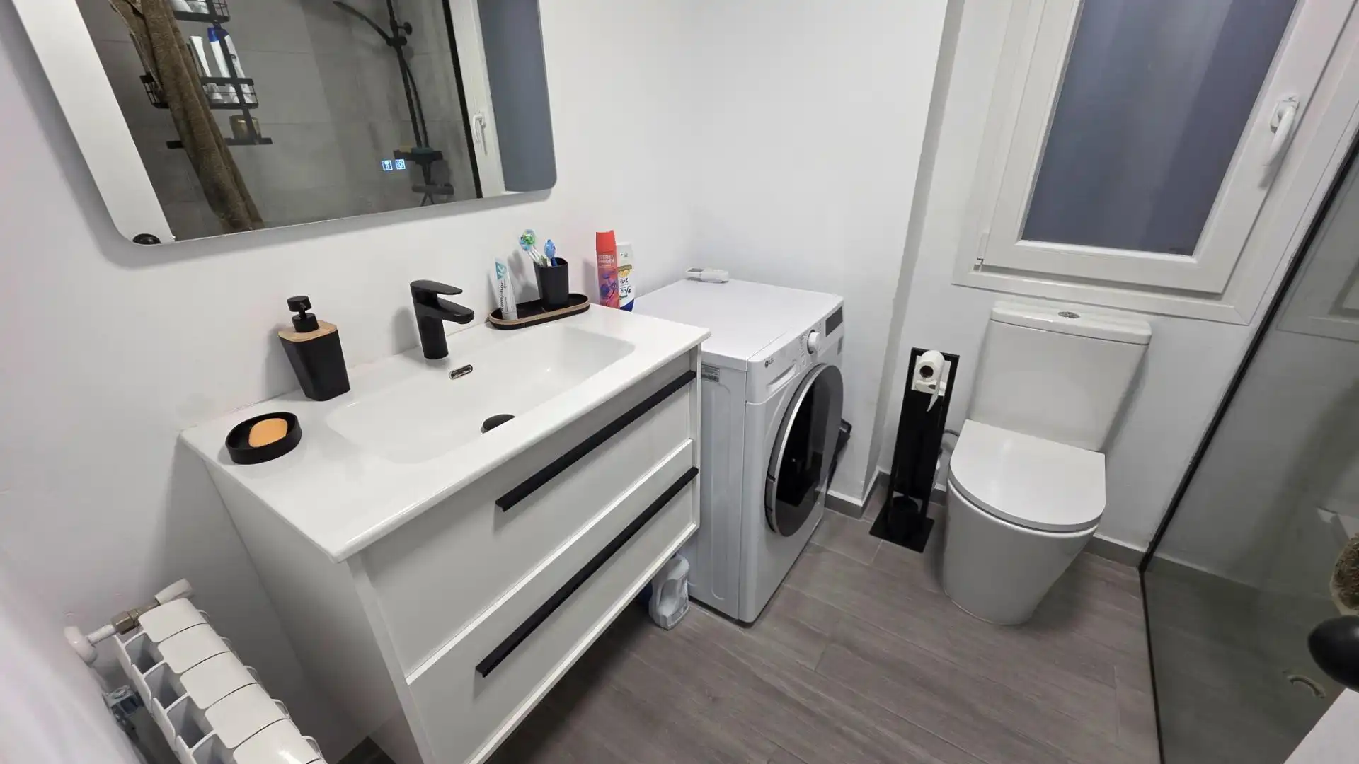 Bathroom of Flat for sale in Paracuellos de Jarama  with Heating, Storage room and Swimming Pool