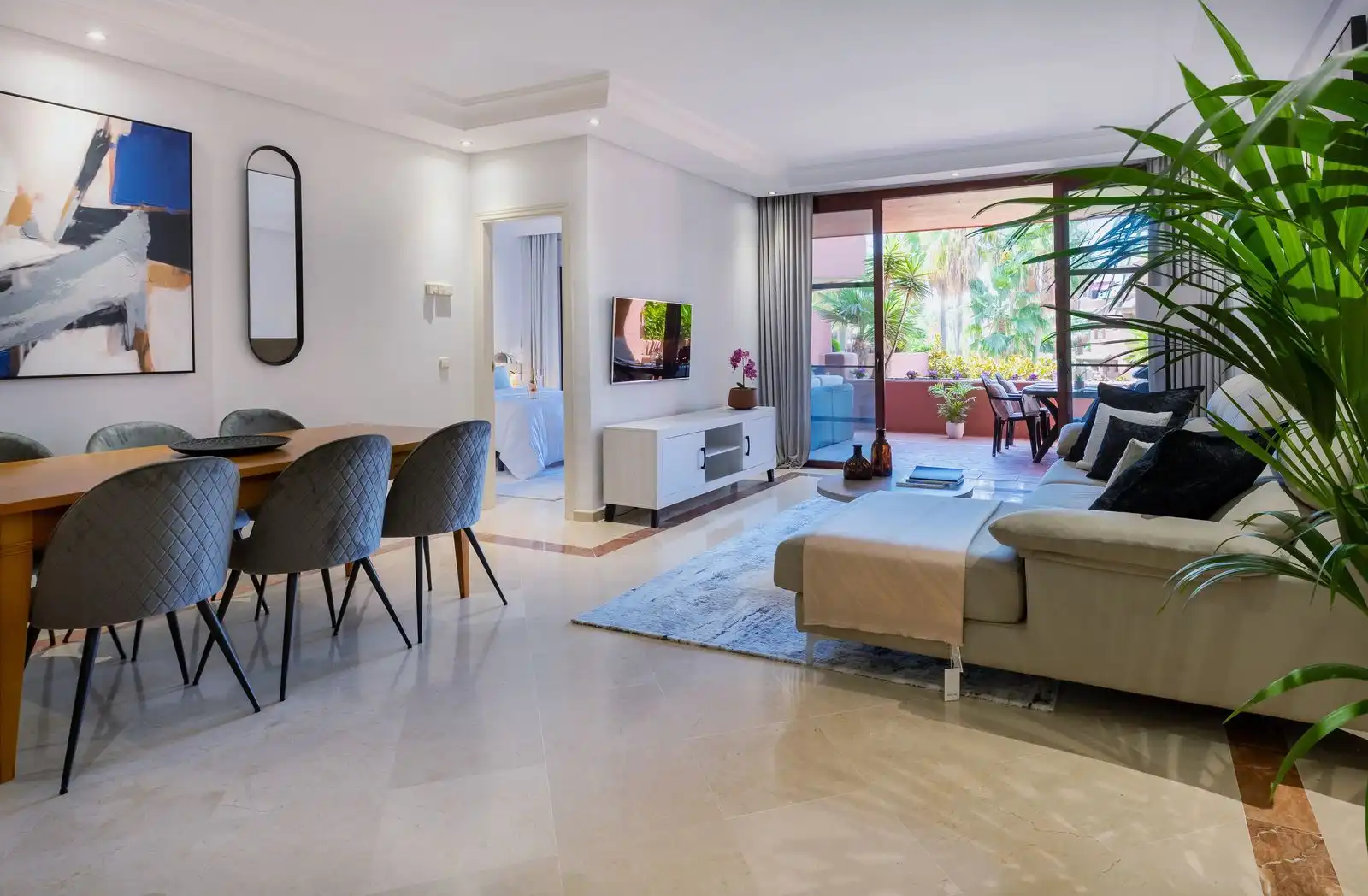 Apartamento con piscina en venta en Estepona Pueblo