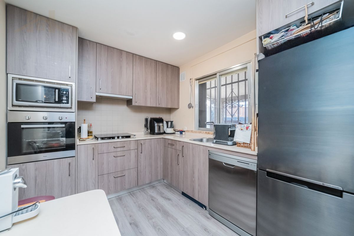 Kitchen of House or chalet for sale in Sevilla la Nueva  with Heating, Private garden and Storage room