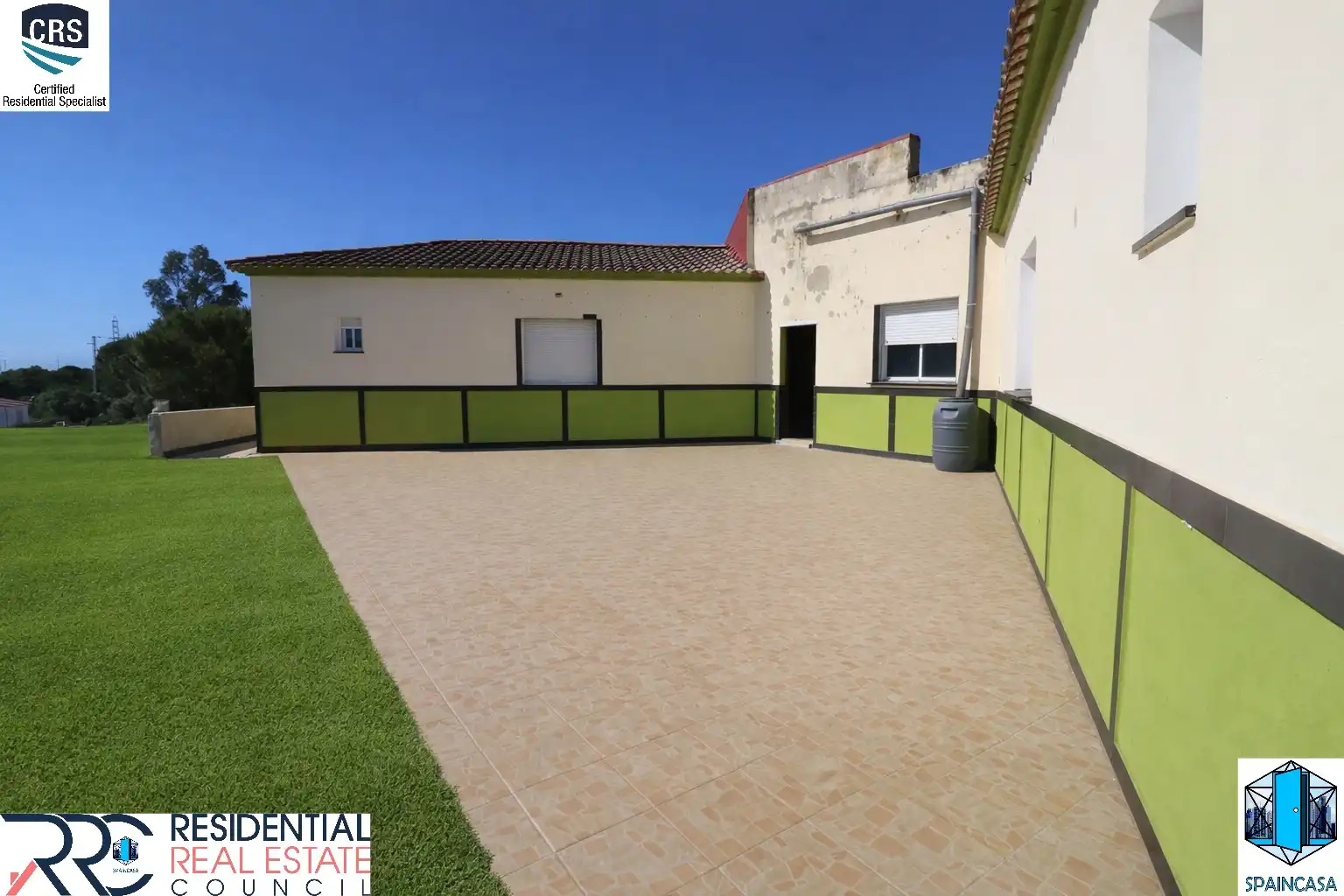 Parking of Houses for sale in Gibraleón