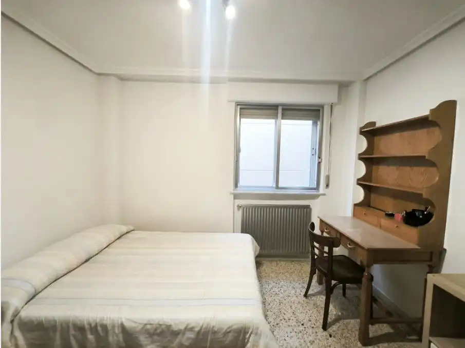 Habitación de Piso de alquiler en Salamanca con Calefacción y Balcón