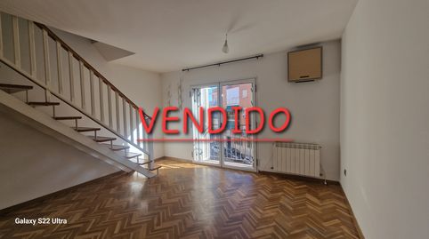 amplio y luminoso  duplex  de 3 dormitorio  /2 baños , garaje y trastero