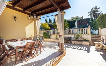 Terrassa de Casa o xalet en venda en La Zubia amb Terrassa i Piscina
