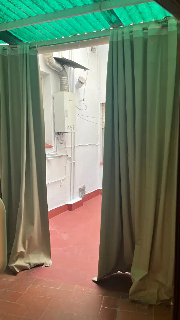 Wohnung zum Verkauf in Valencia mit Klimaanlage, Terrasse und Möbliert