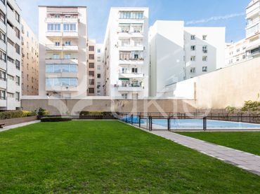 Apartament amb piscina de lloguer a Calle de Zurbano