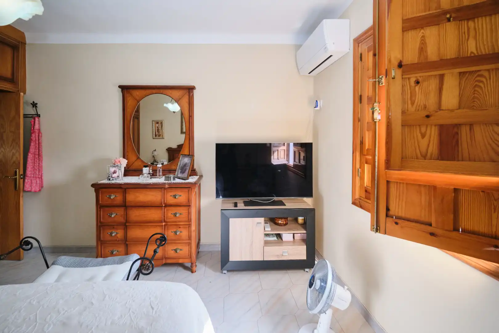 Habitación de Piso en venta en Granada con Aire acondicionado y Amueblado