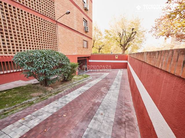 Garaje en Venta en Joaquina Eguaras