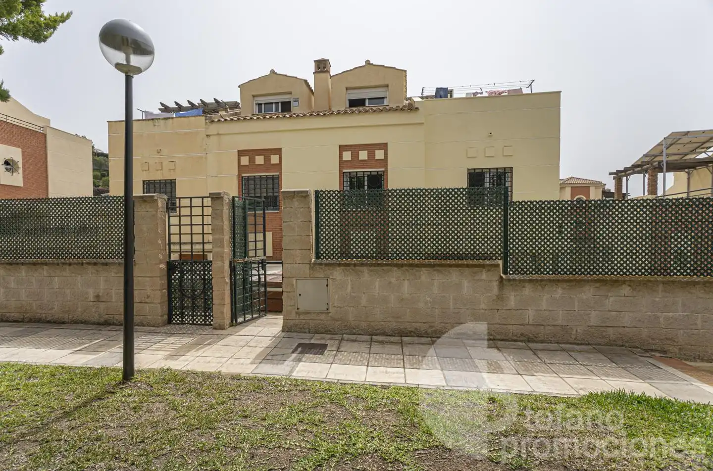 Vista exterior de Casa adosada en venta en Málaga con Aire acondicionado, Calefacción y Jardín privado
