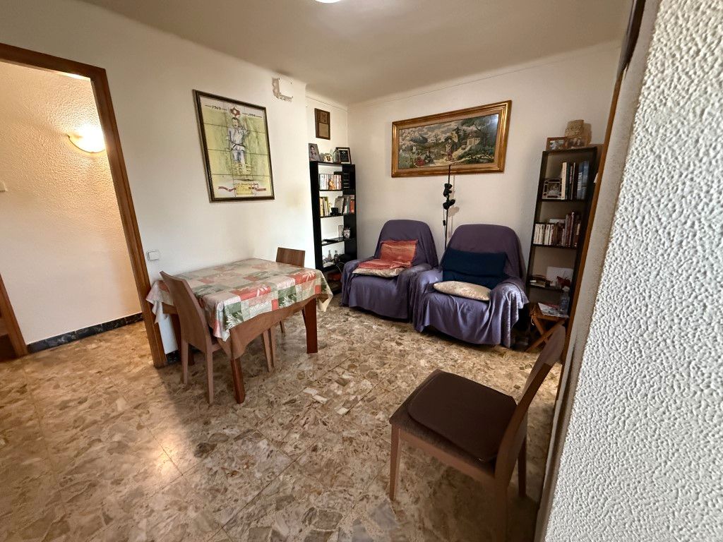 Living room of Flat for sale in Badalona  with Air Conditioner, Furnished and Balcony