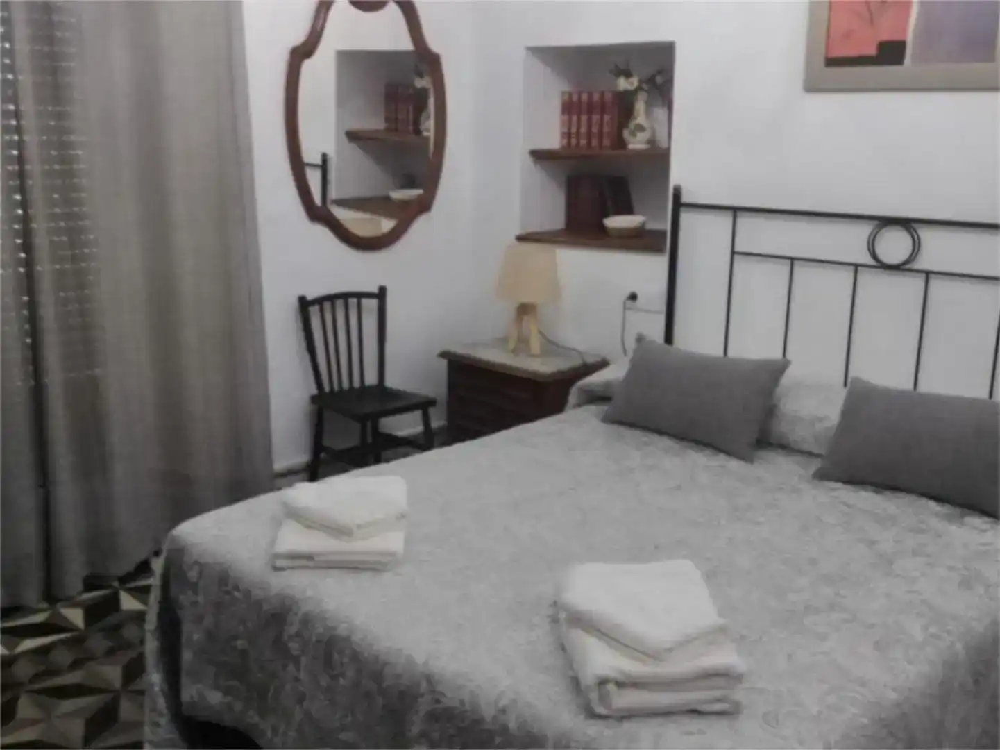 Schlafzimmer von Erdgeschoss zur Miete in Encinasola mit Möbliert und Balkon