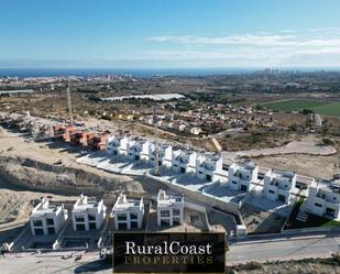 Vista exterior de Casa o xalet en venda en El Campello amb Aire condicionat, Terrassa i Piscina