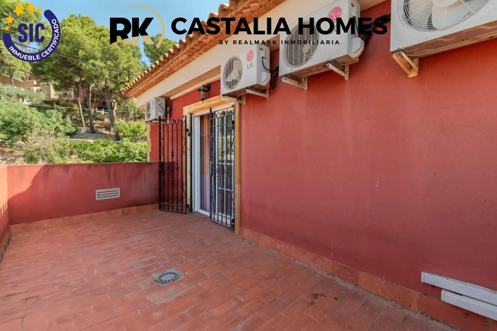 Vista exterior de Casa o xalet en venda en Borriol amb Aire condicionat, Calefacció i Jardí privat
