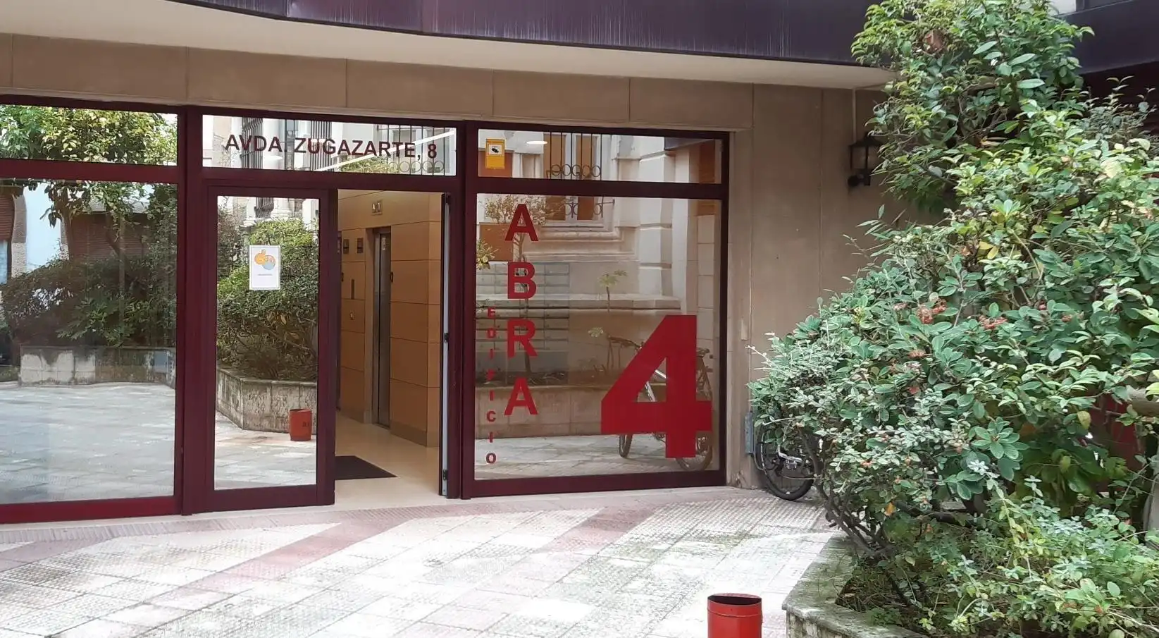 Oficina con ascensor en alquiler en Avenida Avenida Zugazarte