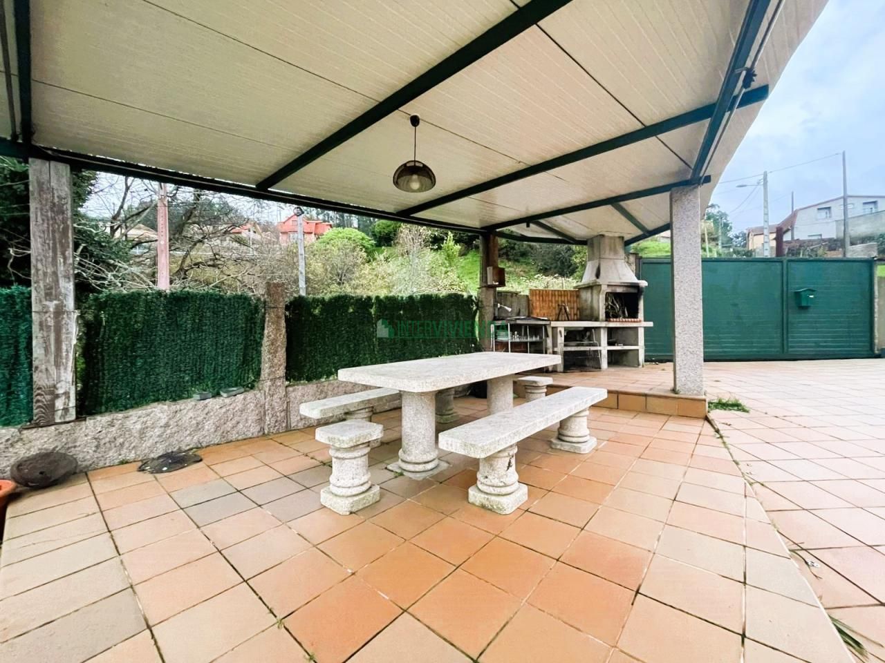 Terrassa de Casa o xalet en venda en Vigo  amb Calefacció, Jardí privat i Traster