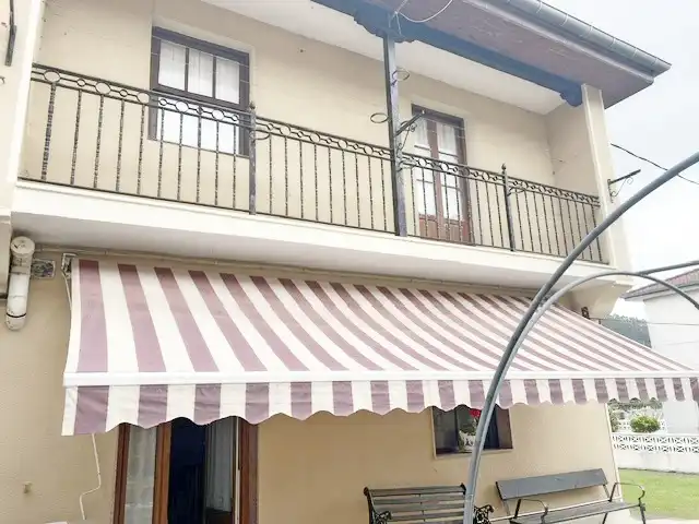 Terrassa de Casa adosada en venda en Reocín amb Jardí privat, Terrassa i Traster