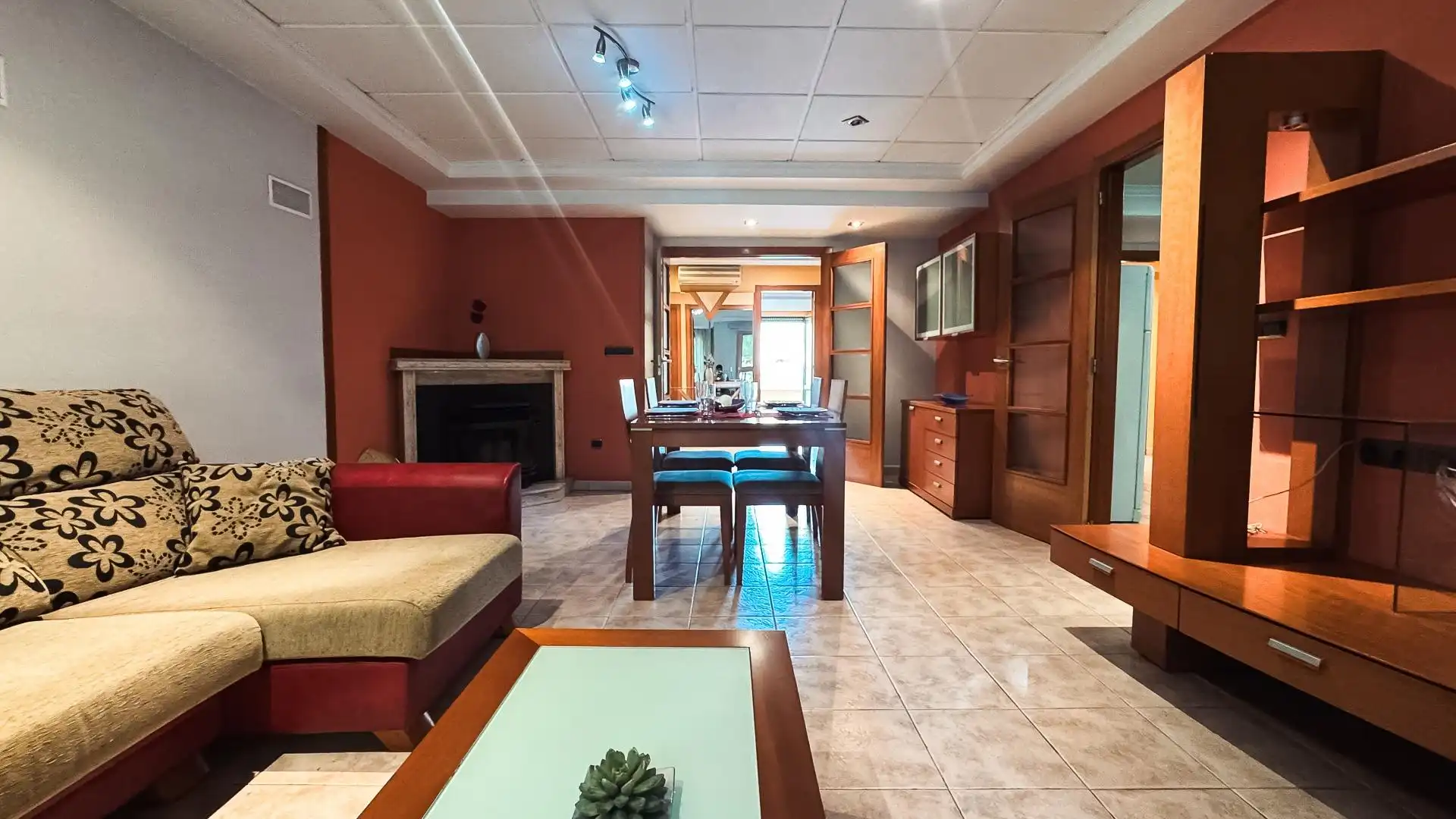 Living room of Flat for sale in Planes  with Air Conditioner, Furnished and Balcony