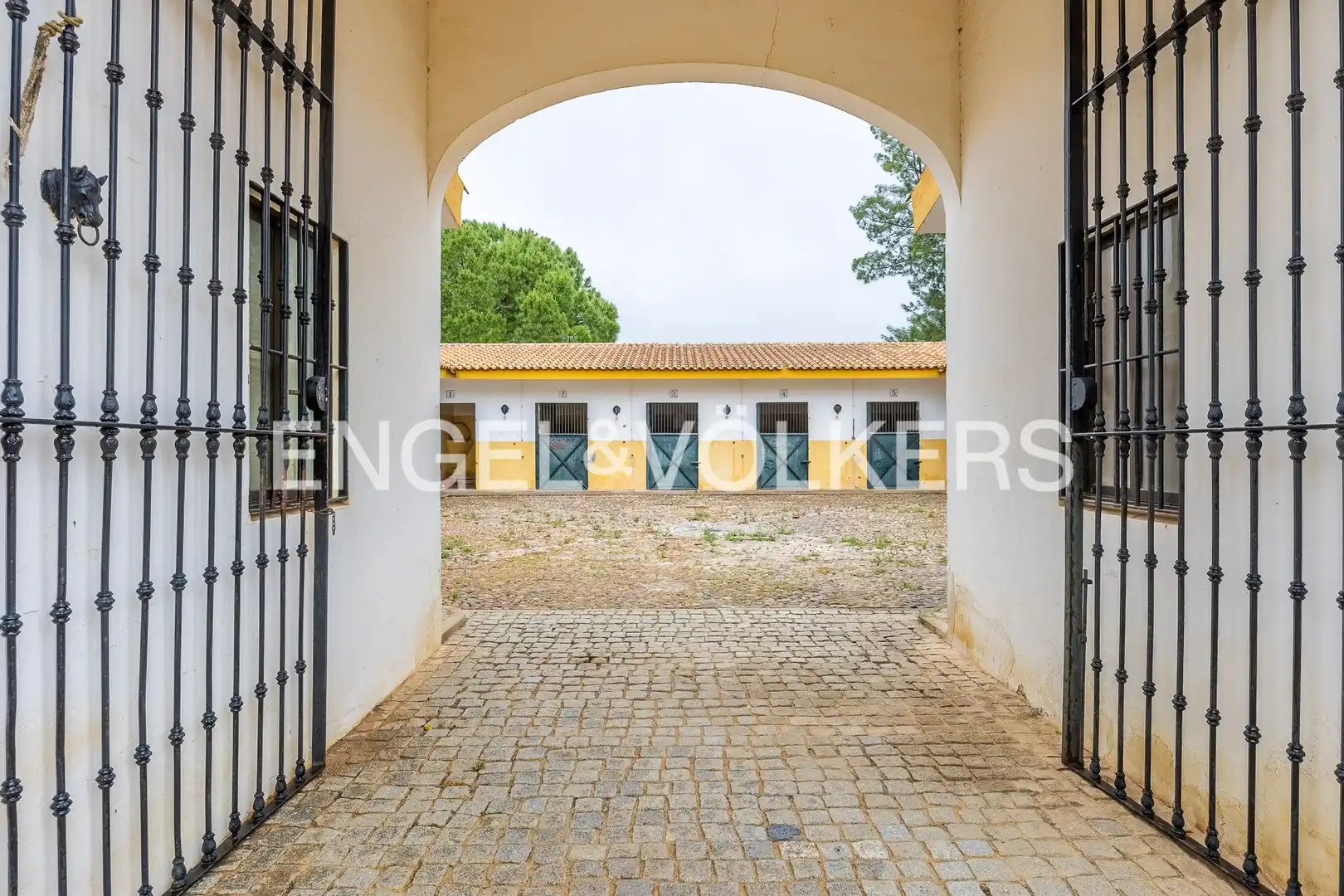 Casa rústica amb terrassa en venda a Mairena del Alcor, imagen 60