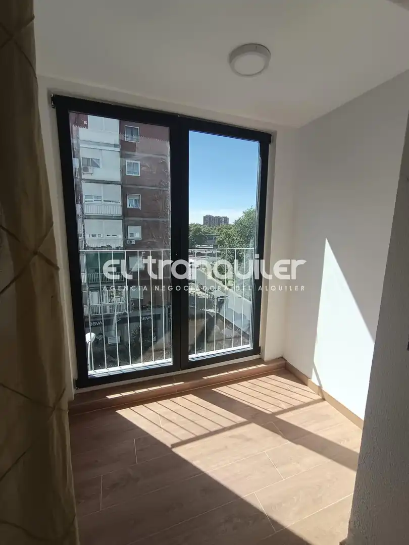 Dormitori de Pis de lloguer en Madrid amb Aire condicionat, Parquet i Terrassa
