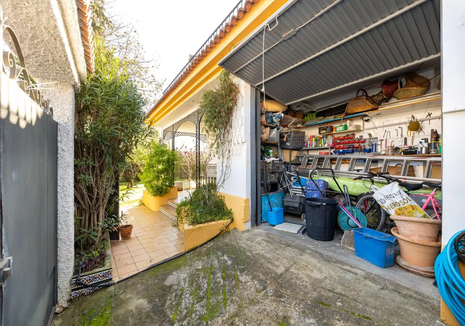 Exterior view of Houses for sale in Albolote  with Private garden, Terrace and Storage room