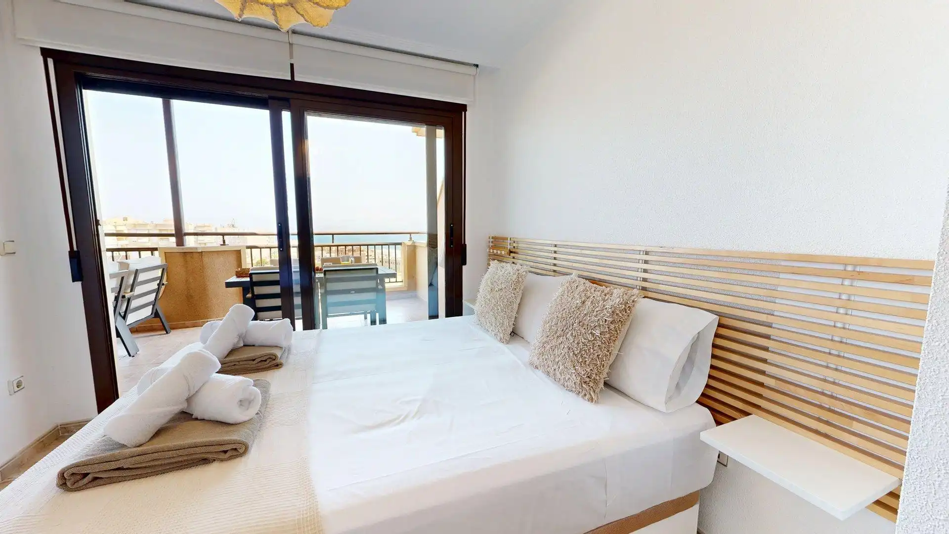 Habitación de Apartamento de alquiler en Elche / Elx con Aire acondicionado, Calefacción y Jardín privado