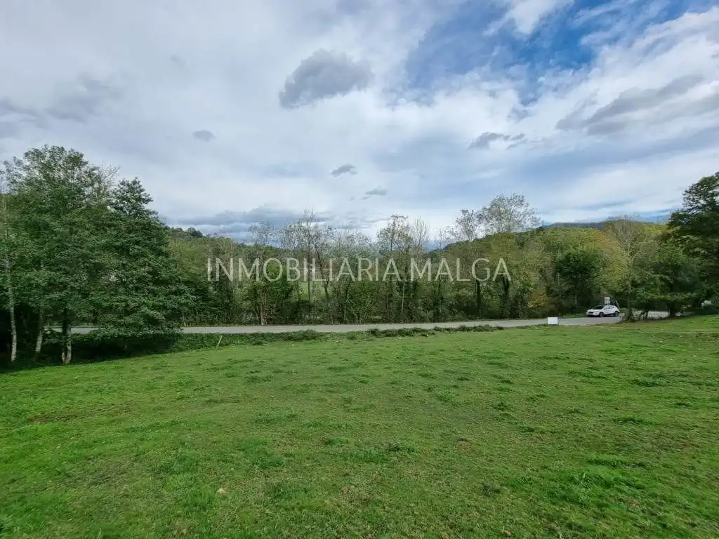 Residencial en venda en Parres