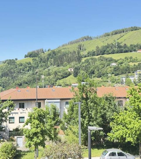 Foto 2 von Einfamilien-Reihenhaus zum Verkauf in Zumarraga, Gipuzkoa
