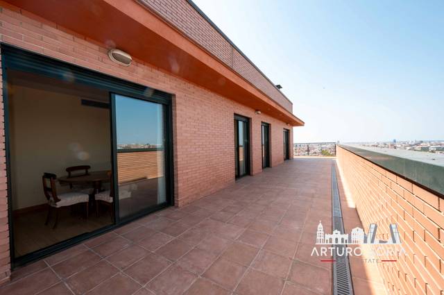 Ático en Venta en Calle Alcalá en Pueblo Nuevo