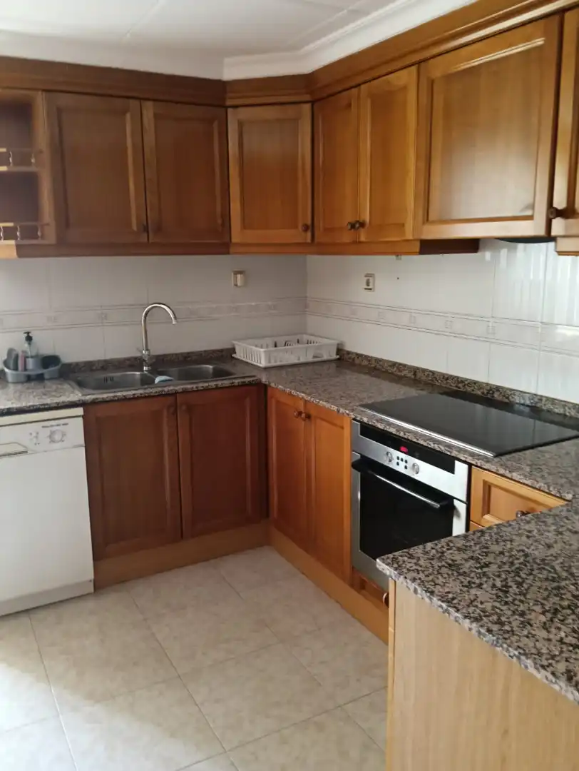 Wohnung mit Aufzug zur Miete in Avinguda del País Valencià 3, imagen 3