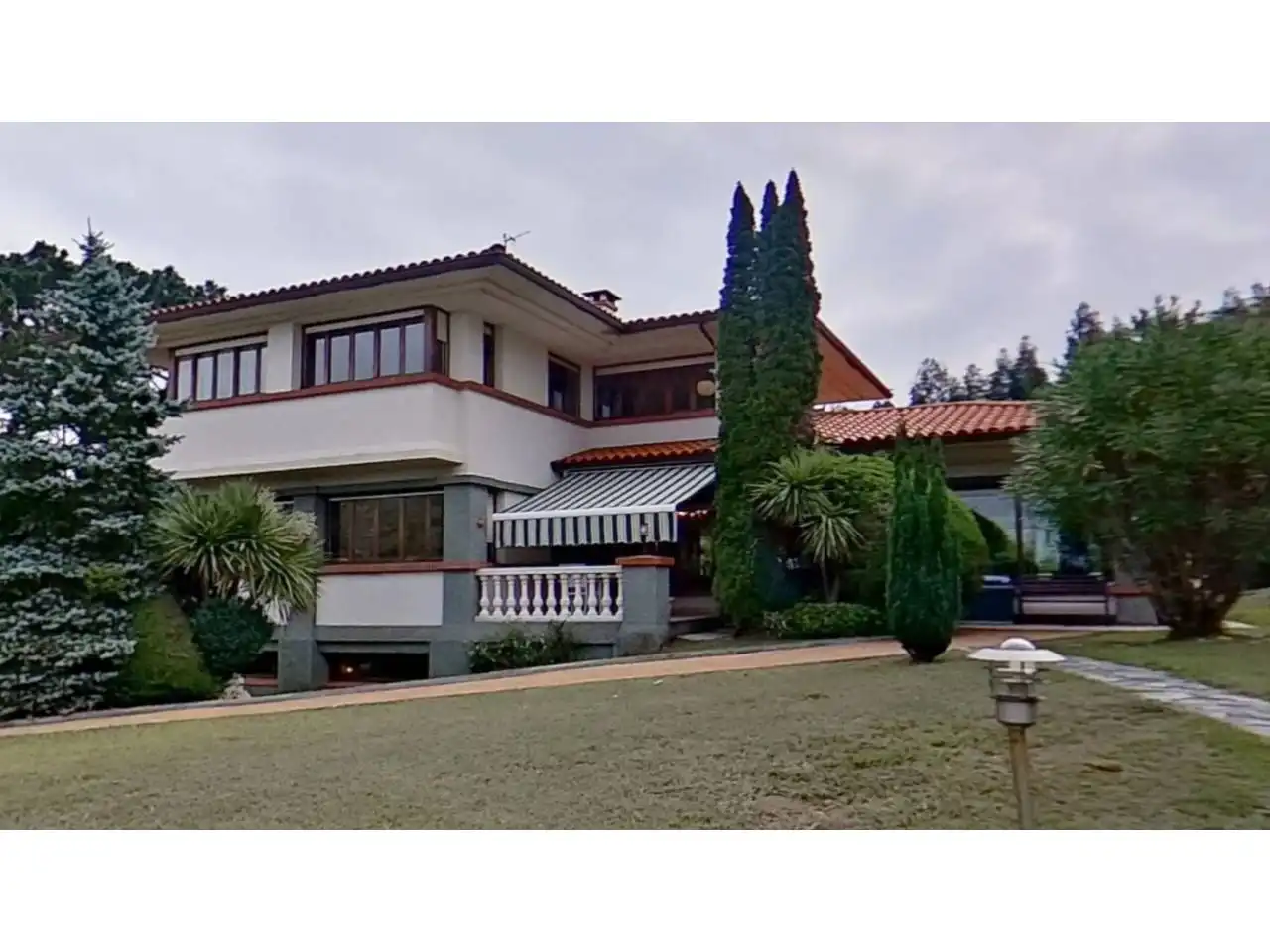 Exterior view of Houses for sale in Berango, Bizkaia