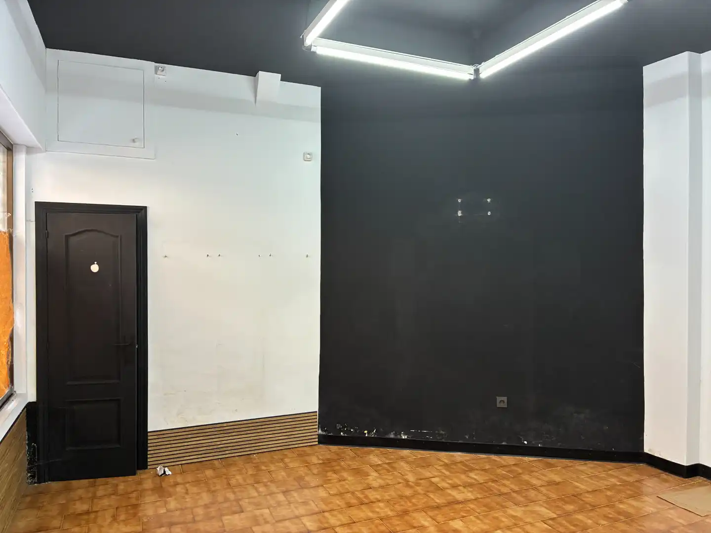 Local comercial de lloguer a Rúa Maruja Mallo 21, imagen 2
