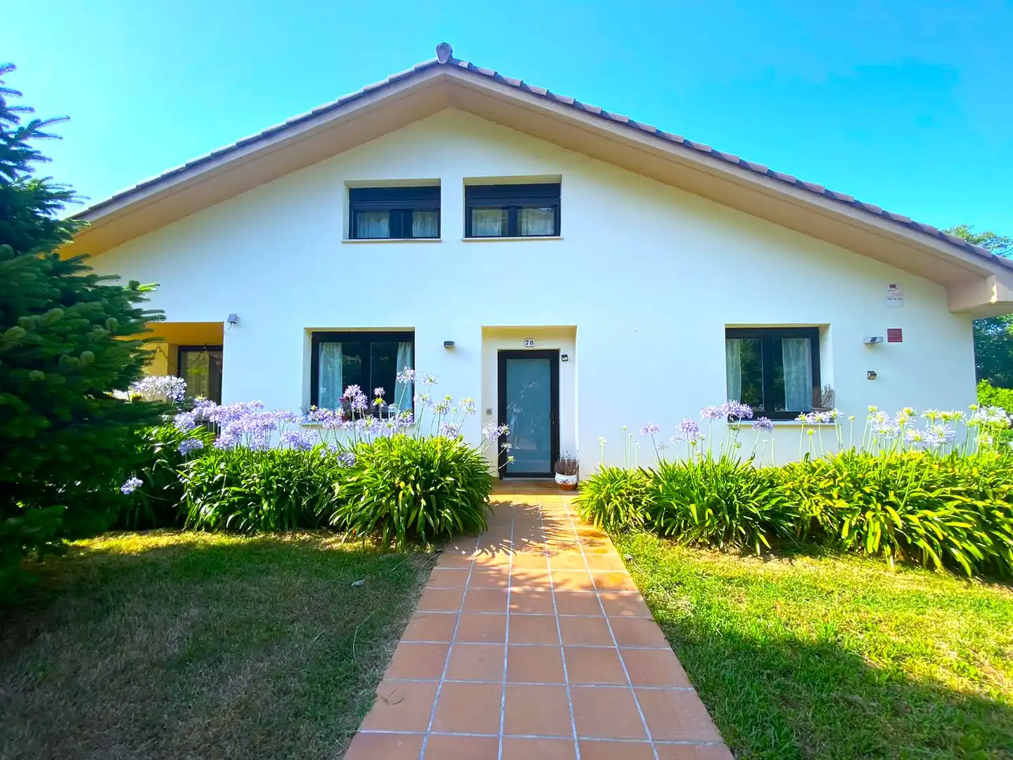 Exterior view of Houses for sale in Castro-Urdiales  with Heating, Private garden and Parquet flooring