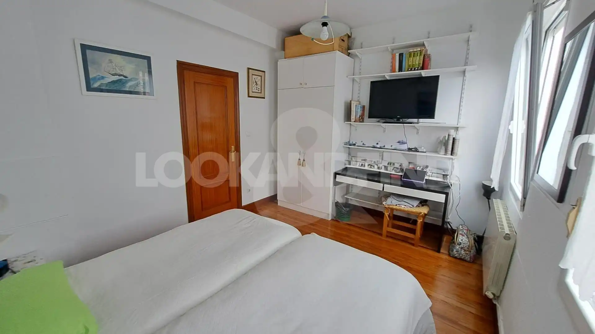 Dormitori de Casa o xalet en venda en Bilbao  amb Calefacció, Jardí privat i Terrassa