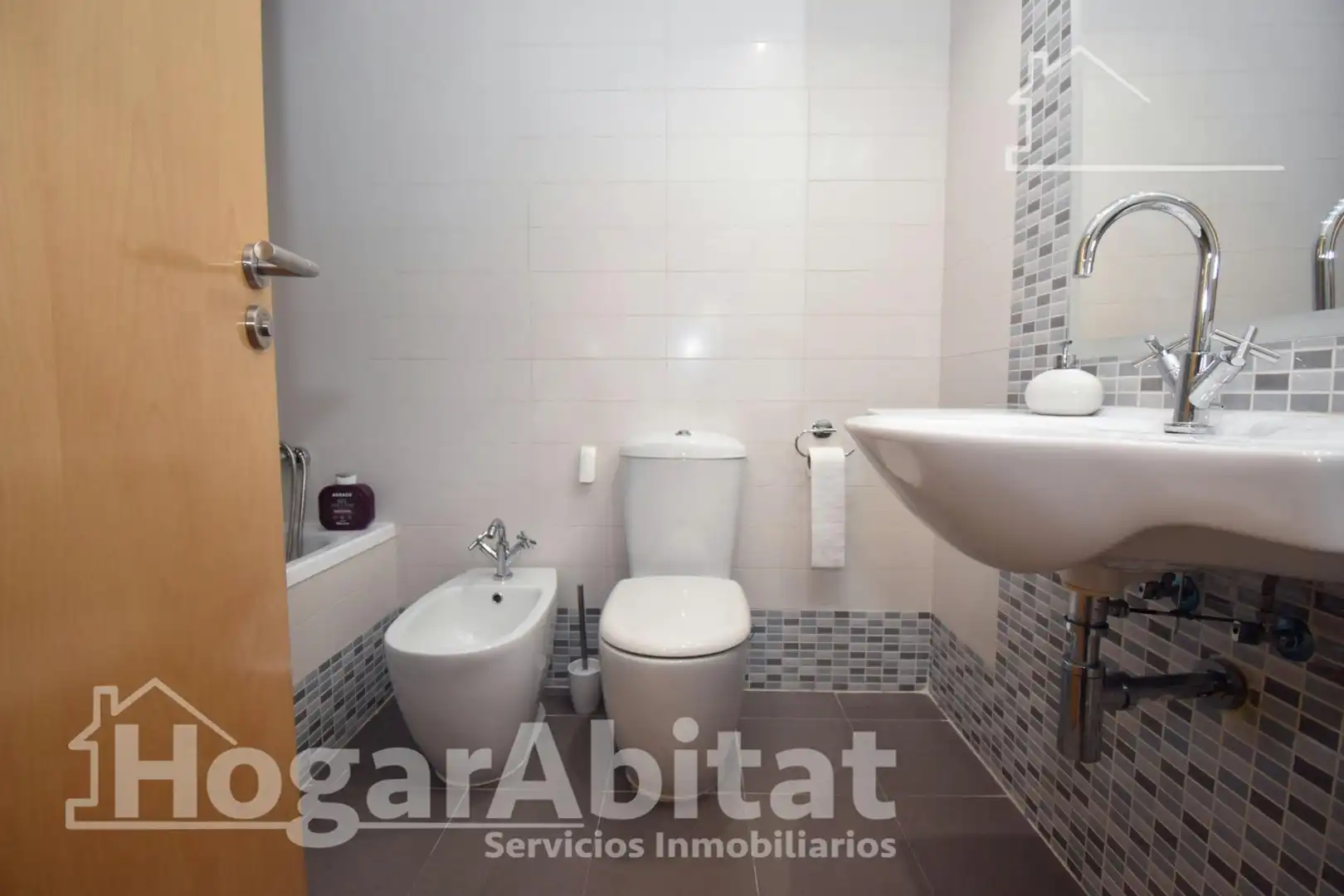 Baño de Piso en venta en Almazora / Almassora con Aire acondicionado, Terraza y Trastero