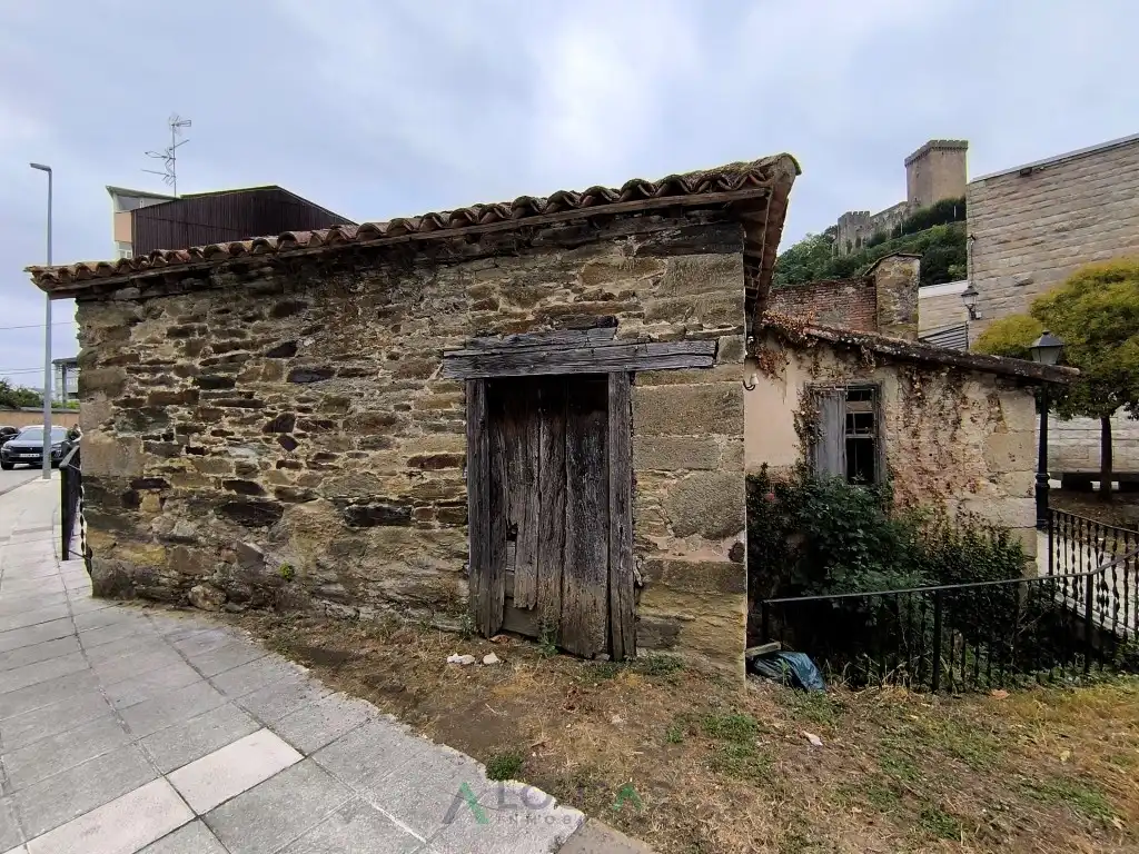 Houses for sale in Paseo Malecon, Monforte de Lemos