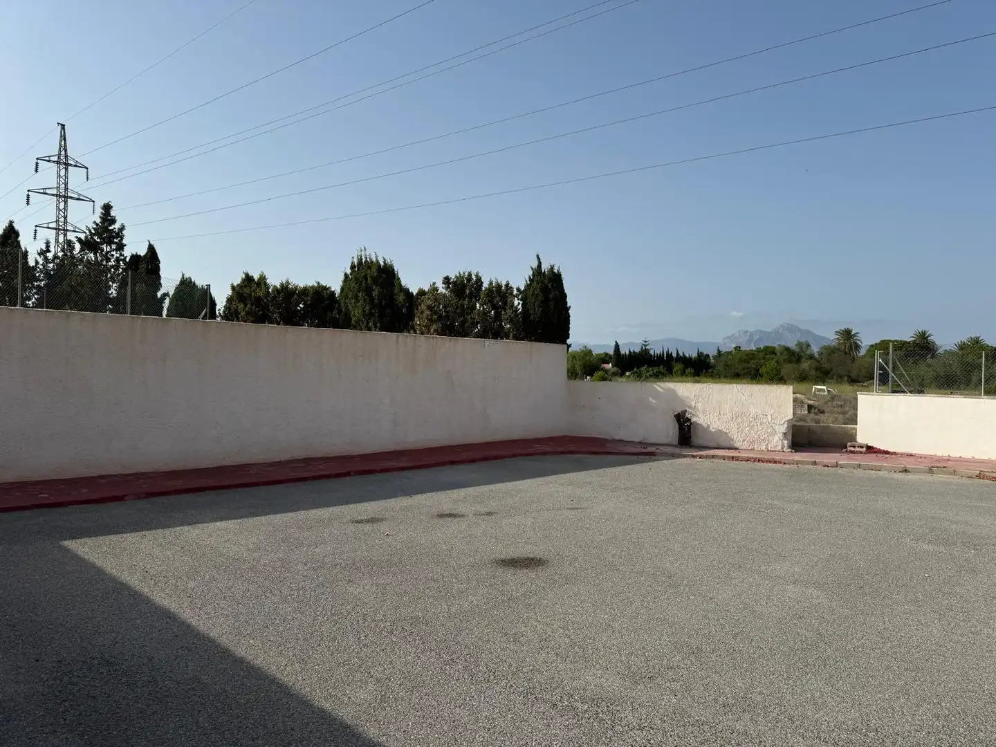 Vista exterior de Casa o xalet en venda en Alicante / Alacant amb Calefacció, Jardí privat i Terrassa