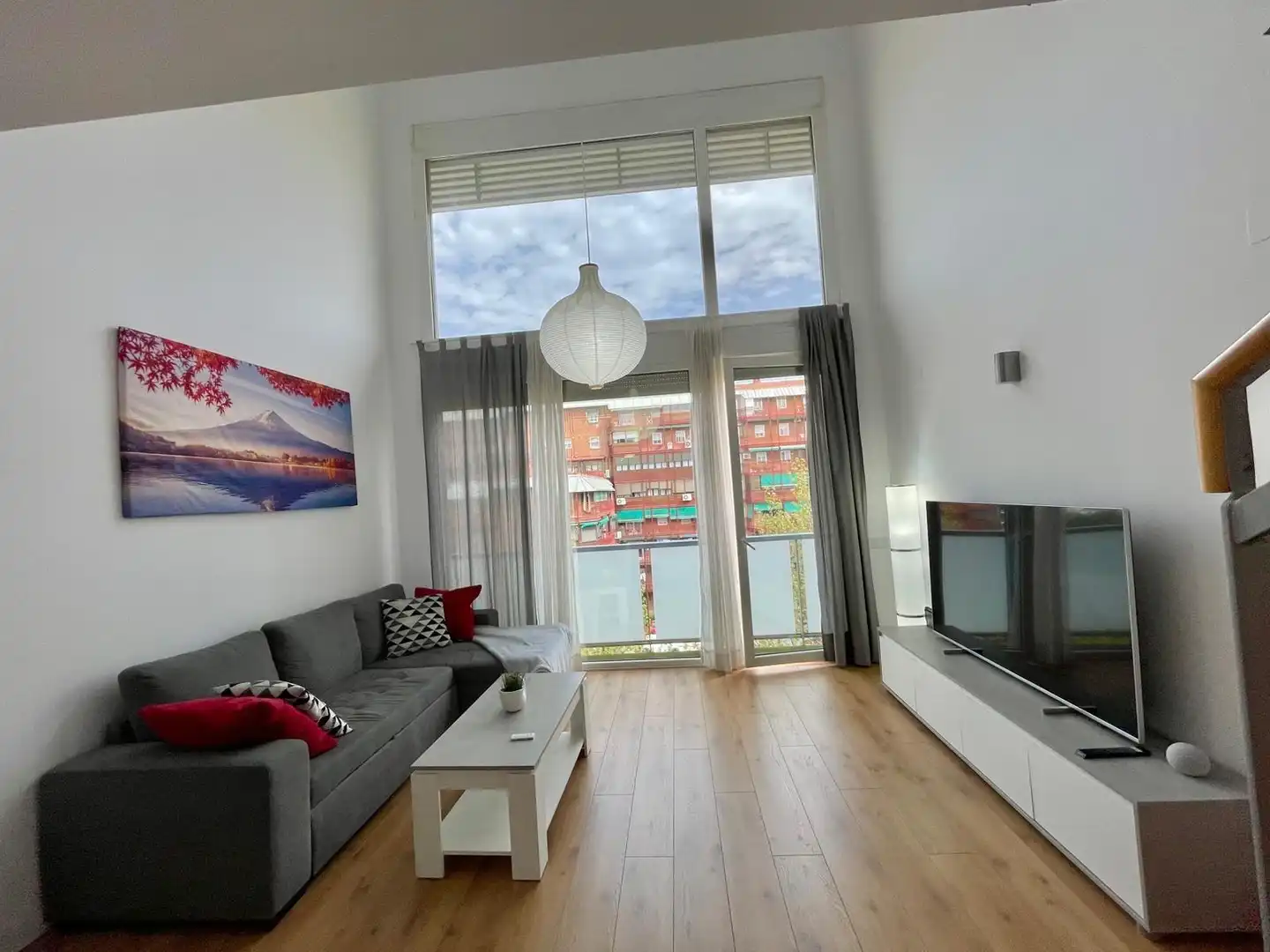 Sala d'estar de Dúplex en venda en Madrid amb Calefacció i Moblat