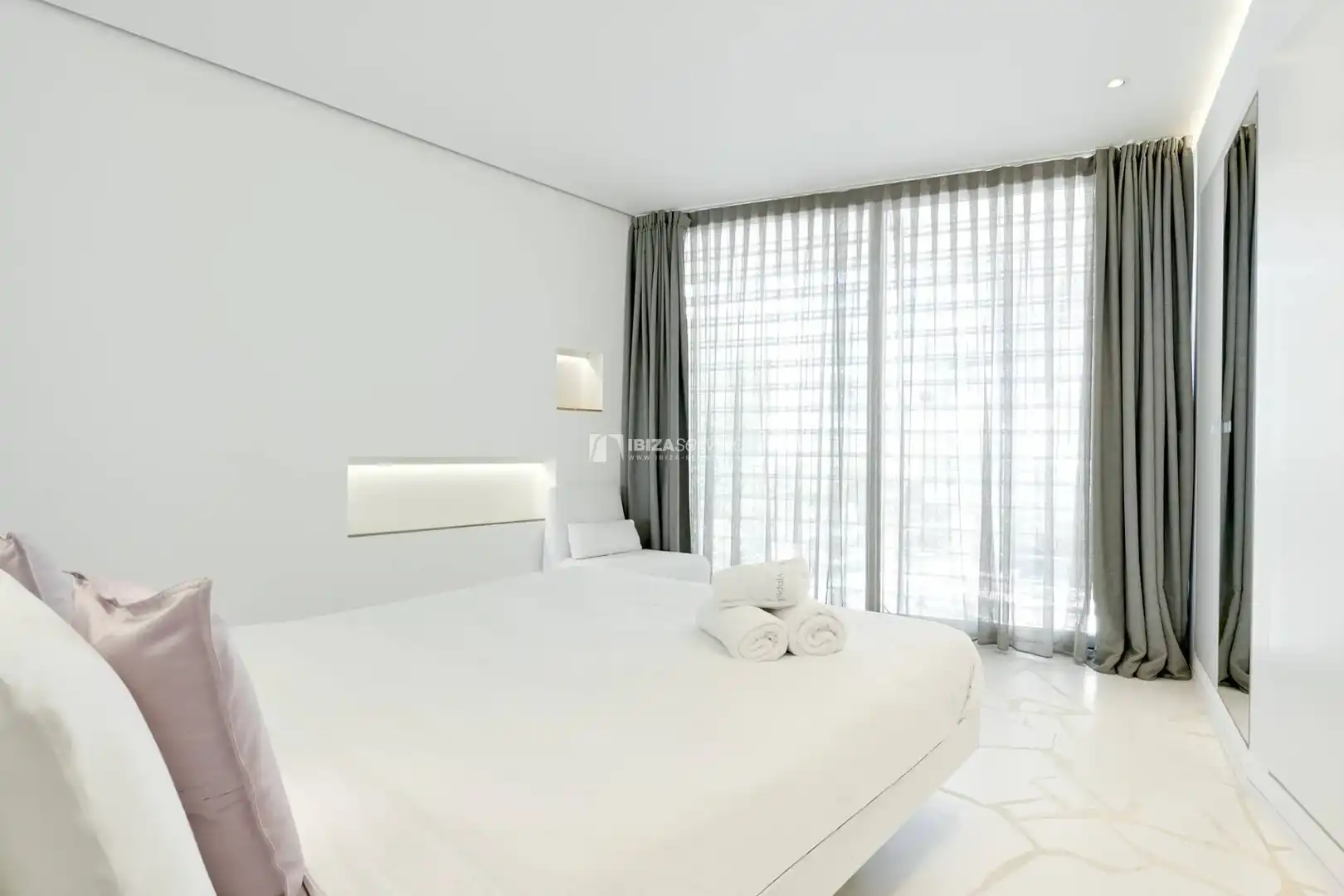 Appartamento con piscina in affitto a Marina Botafoc - Platja de Talamanca, imagen 7