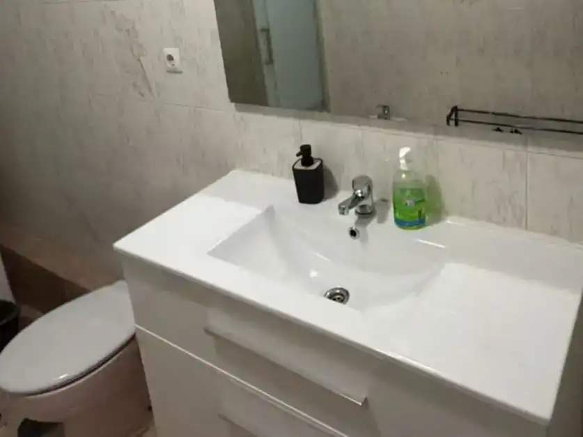 Bany de Pis en venda en Leganés amb Balcó