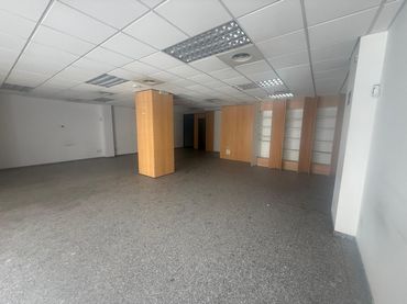 Local comercial de lloguer a Calle de Enrique Talg 15