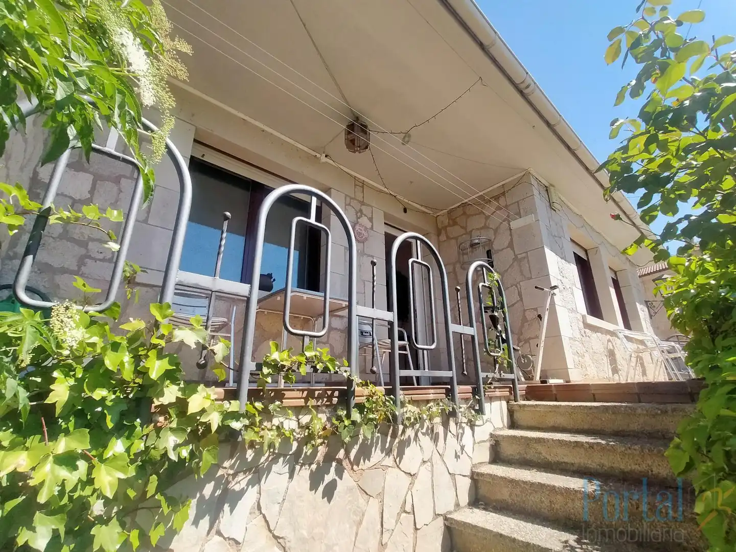 Außenansicht von Haus oder Chalet zum Verkauf in Carcedo de Burgos mit Heizung, Parkett und Terrasse