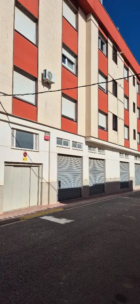 Exterior view of Garage for sale in Caudete