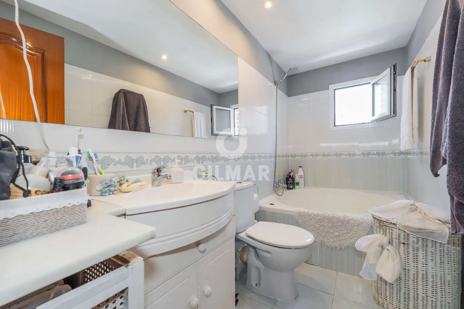 Bathroom of Detached homes for sale in Pozuelo de Alarcón  with Heating, Private garden and Swimming Pool