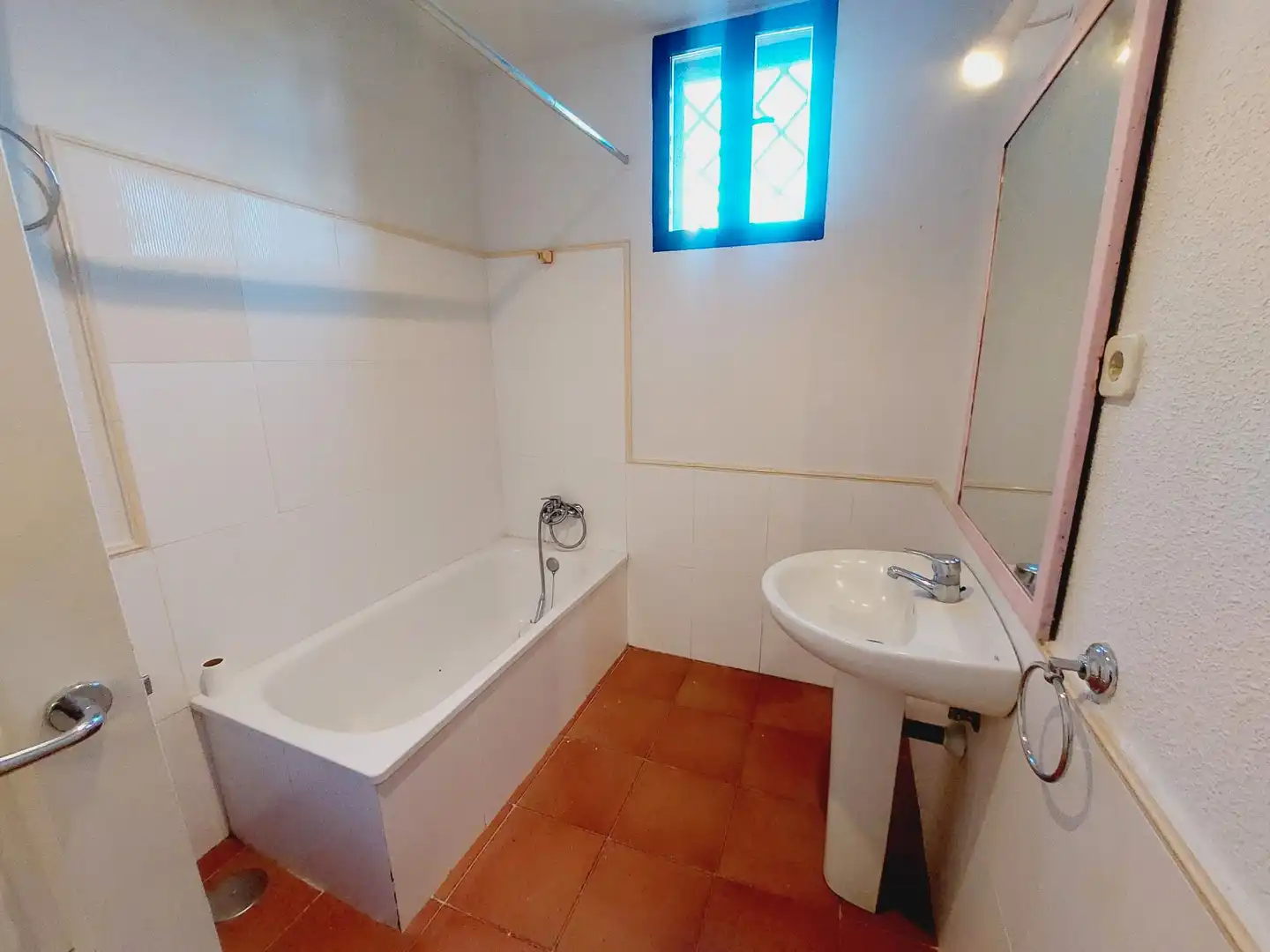 Bathroom of Houses for rent in Ciudalcampo  with Heating, Private garden and Terrace