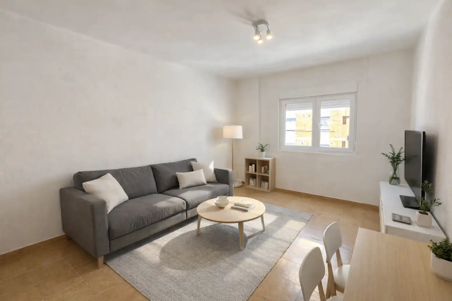 Sala de estar de Piso en venta en Oviedo  con Calefacción y Parquet