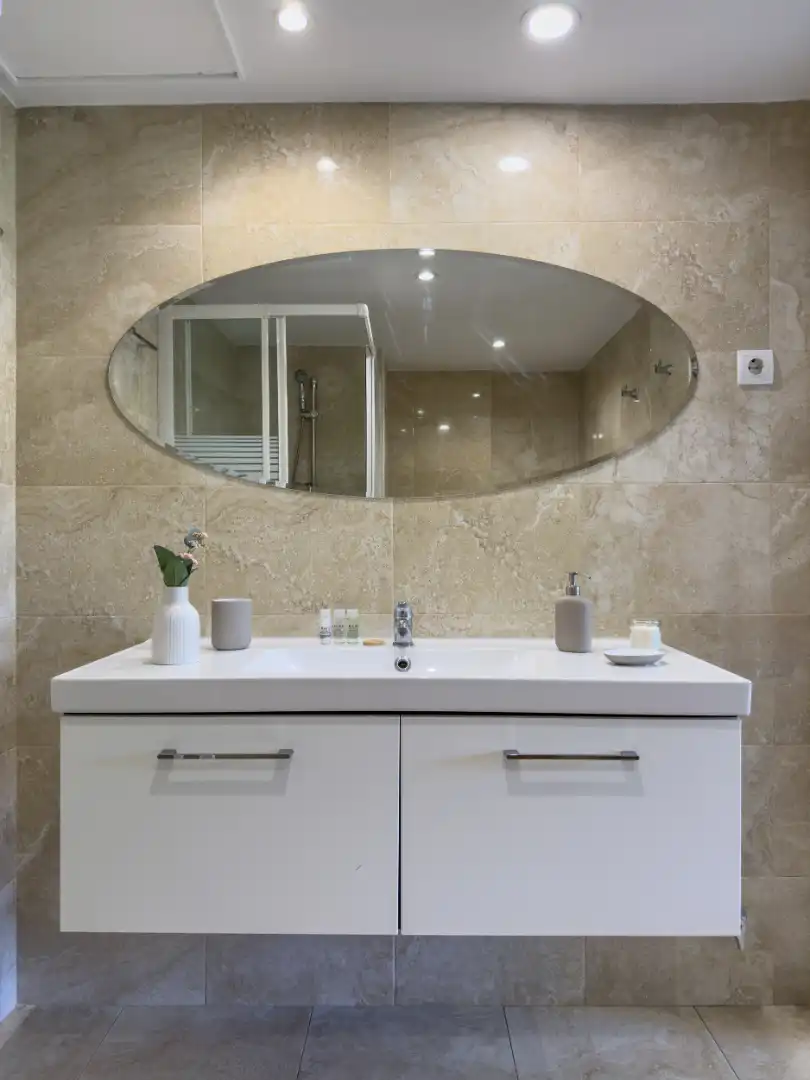 Bathroom of Apartments for rent in Madrid  with Air Conditioner, Heating and Furnished