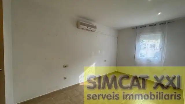 Schlafzimmer von Wohnung zum Verkauf in Sant Pere Pescador mit Klimaanlage, Terrasse und Gemeinschaftspool