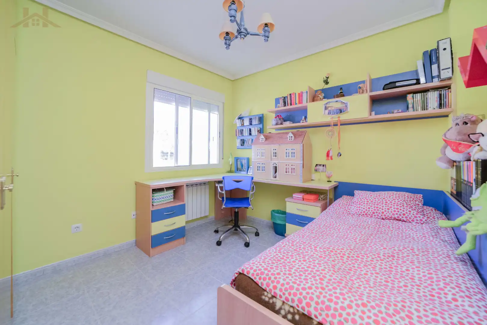 Habitación de Casa adosada en venta en San Martín de Valdeiglesias con Calefacción y Jardín privado